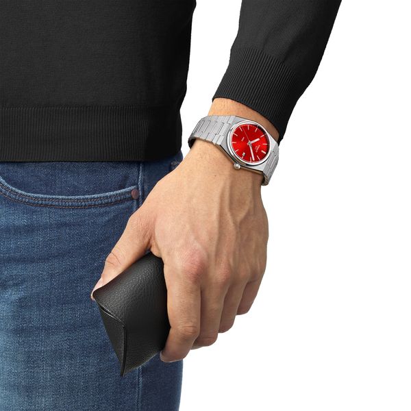 https://cdn.jewelryimages.net/jewelsmiths/images/items/JPG-G18_T137_410_11_421_00_WRIST.jpg?v=17