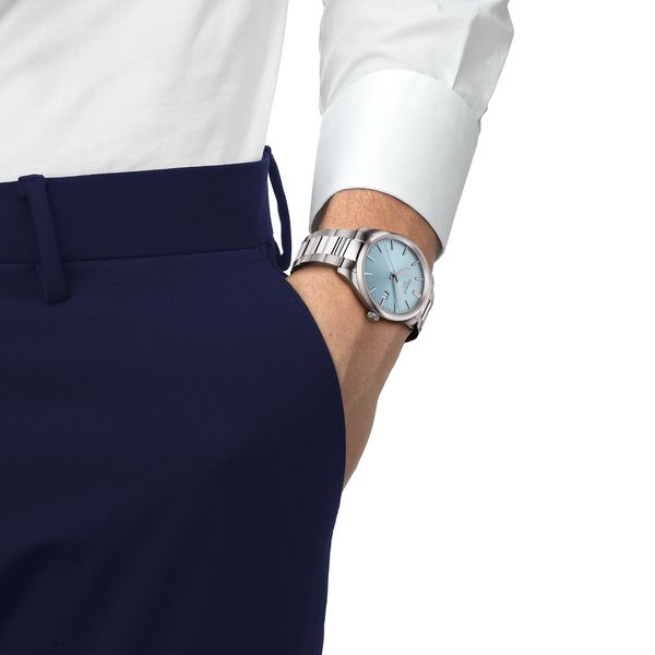 https://cdn.jewelryimages.net/jewelsmiths/images/items/JPG-G6_T150_410_11_351_00_WRIST.jpg?v=17
