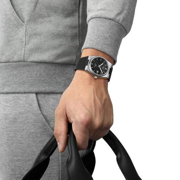 https://cdn.jewelryimages.net/jewelsmiths/images/items/JPG-T137_407_17_051_00_WRIST.jpg?v=17