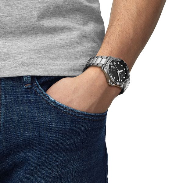 https://cdn.jewelryimages.net/jewelsmiths/images/items/JPG-T120_410_11_051_00_WRIST.jpg?v=17